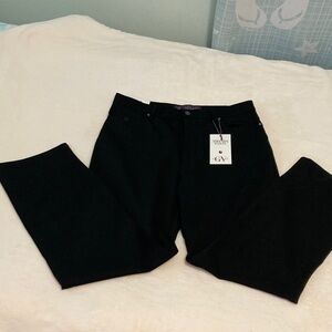 Gloria Vanderbilt Women's Black Straight Leg Jeans